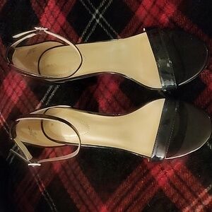 Bandolino square heels